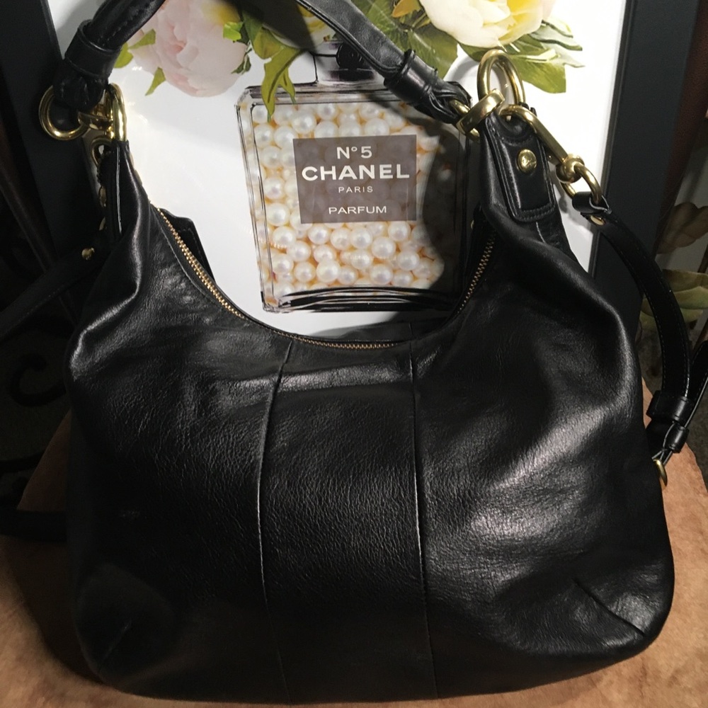 COACH PRE-LOVED AUTHENTIC GENUINE BLACK LEATHER & GOLD HARDWARE CROSSBODY BAG - Picture 7 of 17